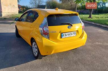 Хэтчбек Toyota Aqua 2015 в 