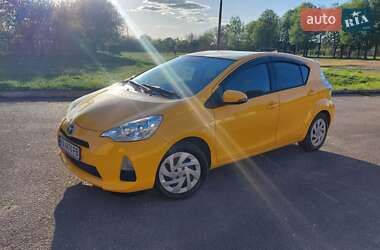 Хэтчбек Toyota Aqua 2015 в 