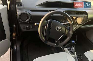 Хетчбек Toyota Aqua 2014 в 
