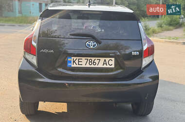 Хэтчбек Toyota Aqua 2015 в 
