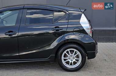 Хэтчбек Toyota Aqua 2013 в 