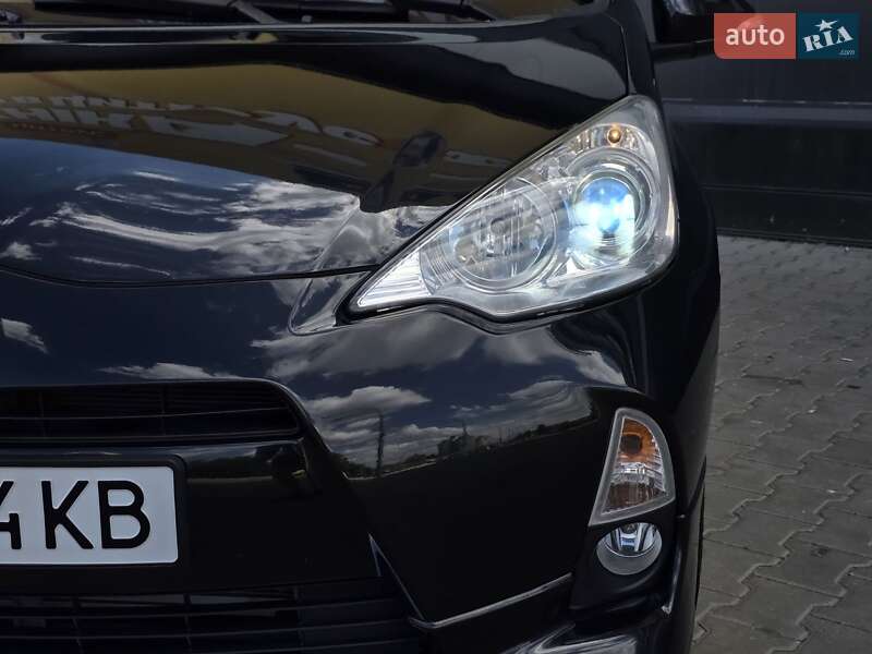Хетчбек Toyota Aqua 2013 в Києві