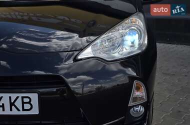 Хэтчбек Toyota Aqua 2013 в 