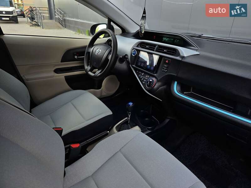 Хетчбек Toyota Aqua 2013 в Києві