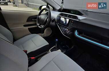 Хэтчбек Toyota Aqua 2013 в 