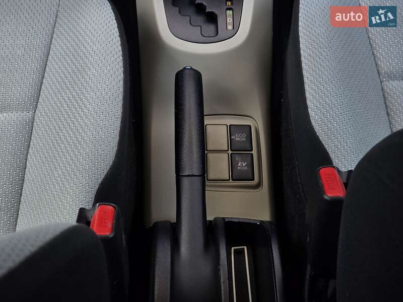 Хетчбек Toyota Aqua 2013 в Києві