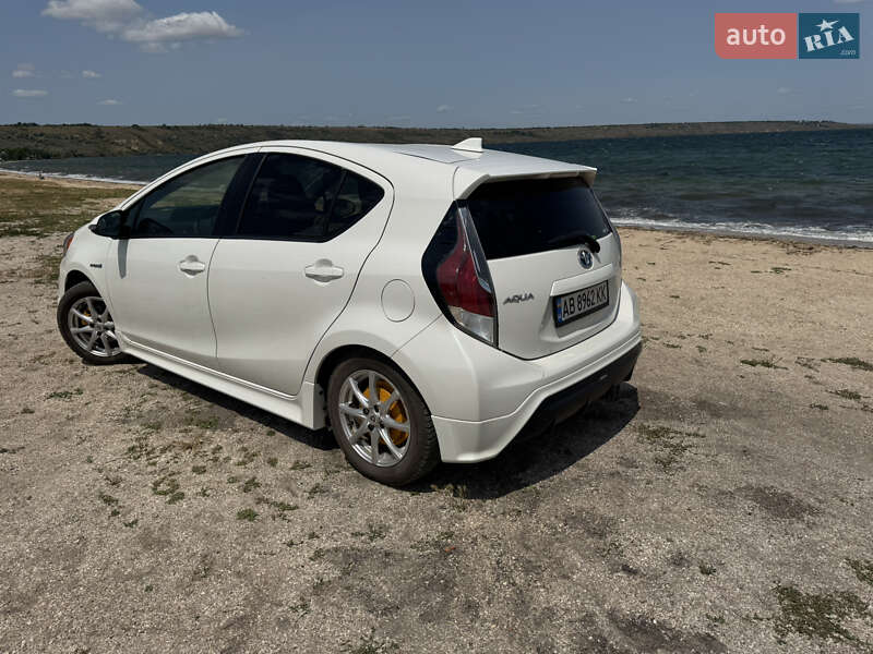 Хэтчбек Toyota Aqua 2015 в Виннице фото 5 Хэтчбек Toyota Aqua 2015 в Виннице