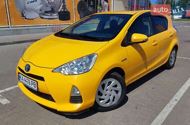 Хэтчбек Toyota Aqua 2015 в Киеве