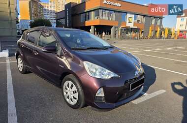 Хетчбек Toyota Aqua 2014 в Києві