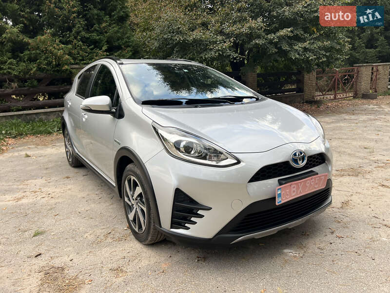 Хэтчбек Toyota Aqua 2017 в Василькове
