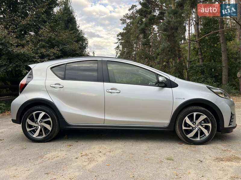 Хэтчбек Toyota Aqua 2017 в Василькове