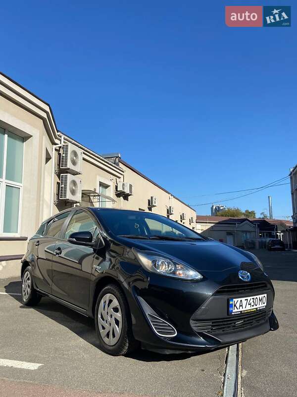 Хетчбек Toyota Aqua 2018 в Києві