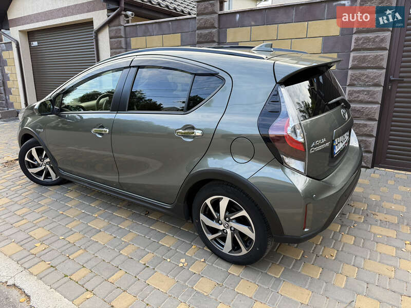 Хэтчбек Toyota Aqua 2020 в Одессе фото 3 Хэтчбек Toyota Aqua 2020 в Одессе