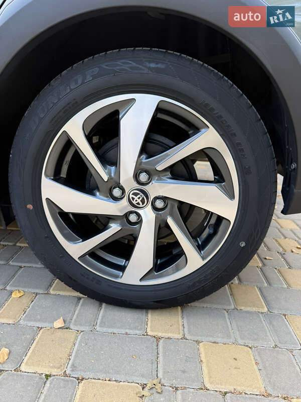 Хэтчбек Toyota Aqua 2020 в Одессе фото 21 Хэтчбек Toyota Aqua 2020 в Одессе