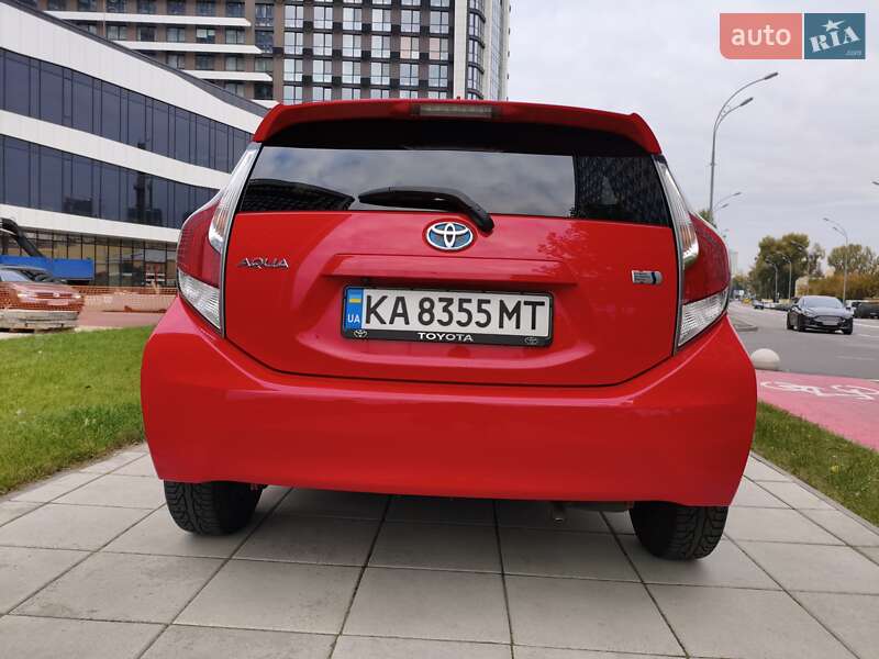 Хэтчбек Toyota Aqua 2016 в Киеве