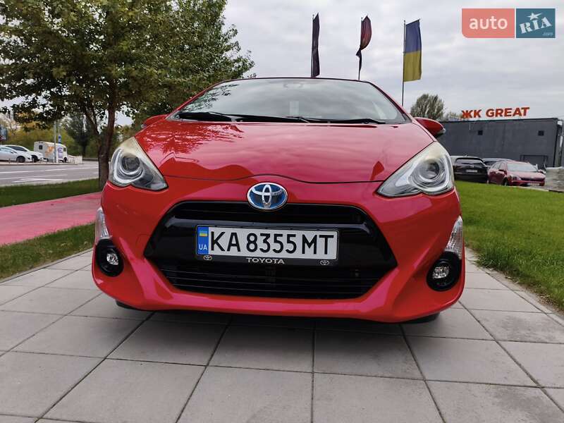 Хэтчбек Toyota Aqua 2016 в Киеве