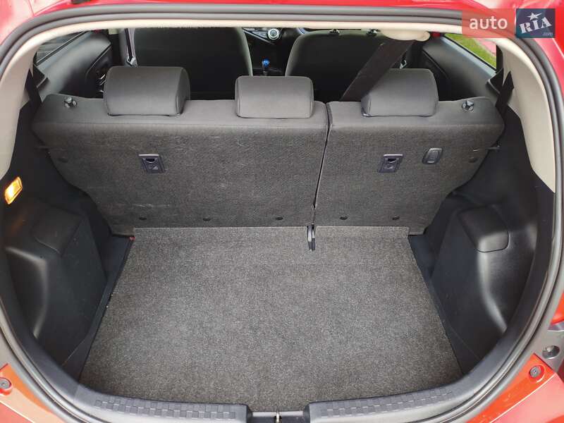 Хэтчбек Toyota Aqua 2016 в Киеве