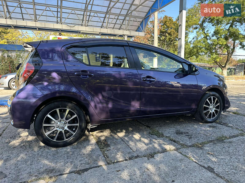 Хетчбек Toyota Aqua 2017 в Одесі