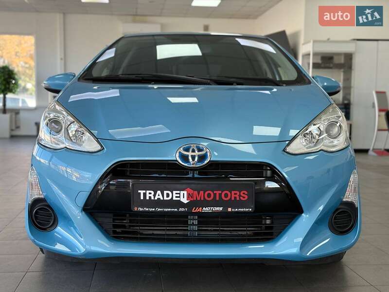 Хэтчбек Toyota Aqua 2015 в Киеве фото 3 Хэтчбек Toyota Aqua 2015 в Киеве