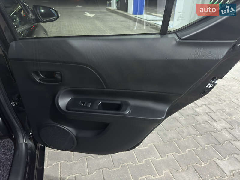 Хэтчбек Toyota Aqua 2018 в Киеве