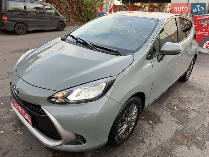 Хэтчбек Toyota Aqua 2022 в Киеве