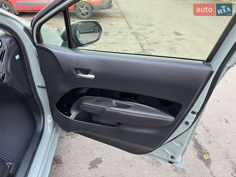 Хэтчбек Toyota Aqua 2022 в Киеве