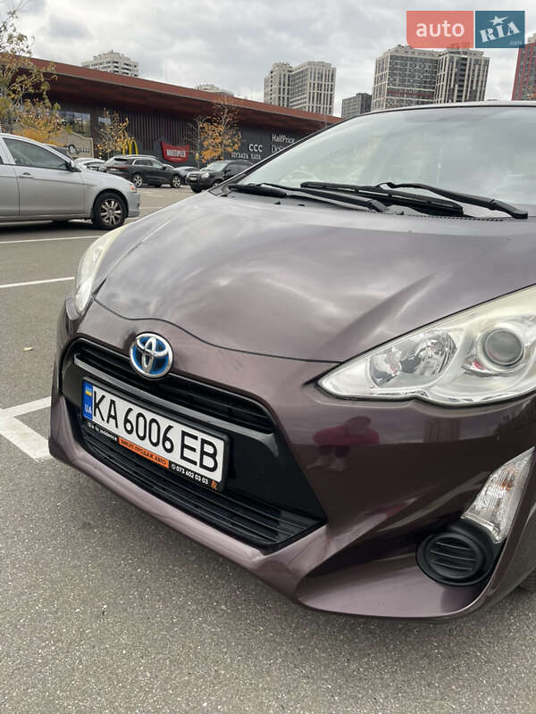 Хэтчбек Toyota Aqua 2015 в Киеве