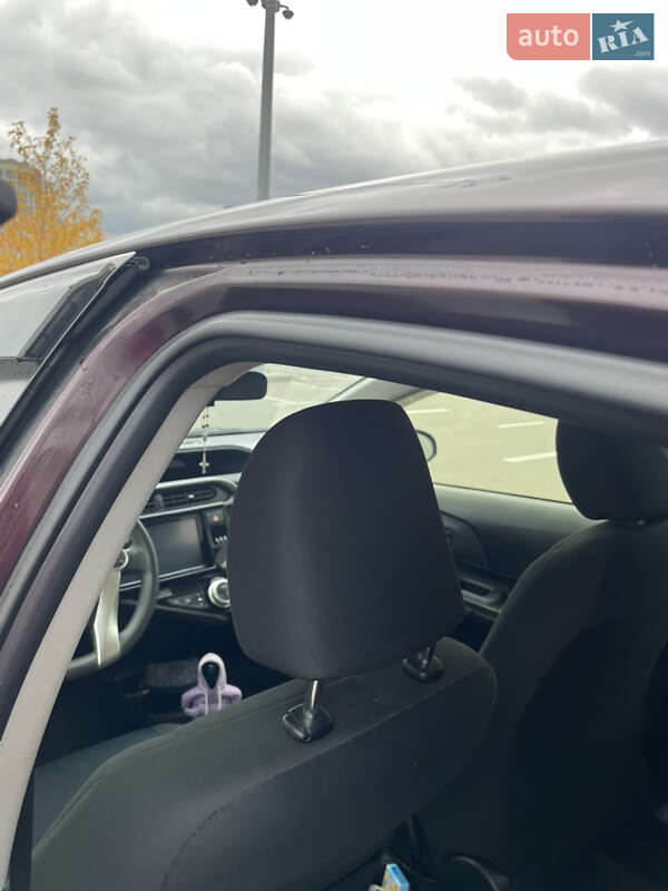 Хэтчбек Toyota Aqua 2015 в Киеве