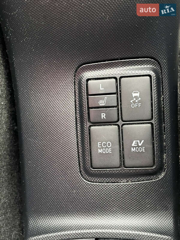 Хэтчбек Toyota Aqua 2015 в Киеве