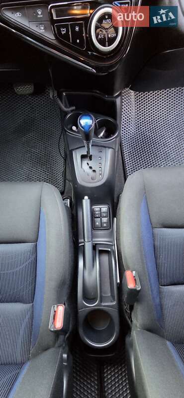 Хетчбек Toyota Aqua 2017 в Хмельницькому