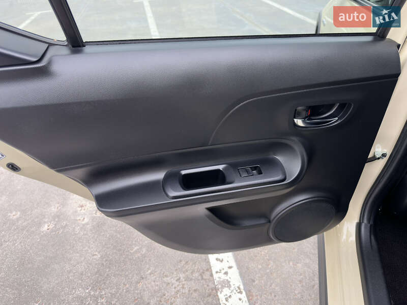 Хэтчбек Toyota Aqua 2019 в Киеве фото 47 Хэтчбек Toyota Aqua 2019 в Киеве