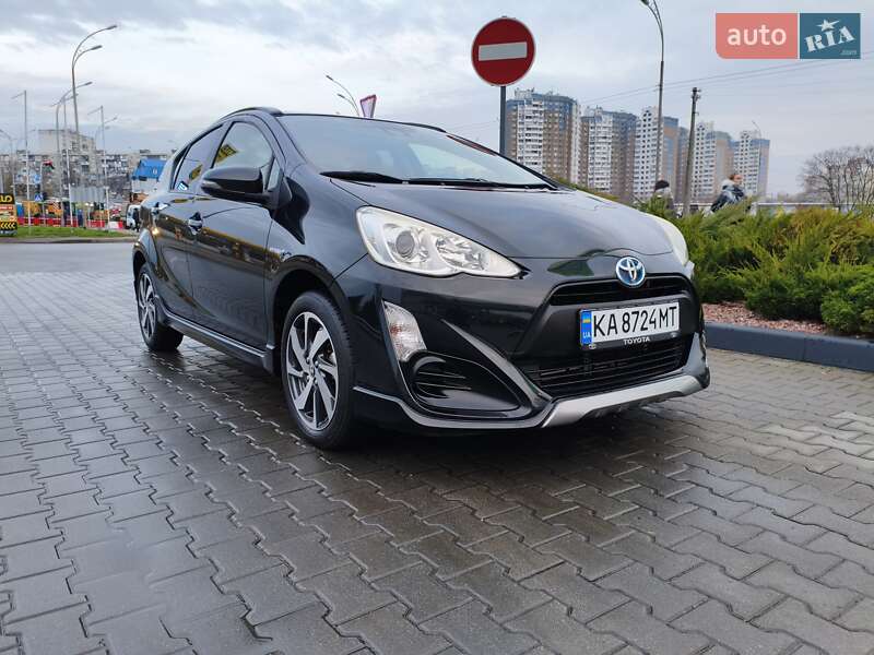 Хэтчбек Toyota Aqua 2015 в Киеве фото 4 Хэтчбек Toyota Aqua 2015 в Киеве