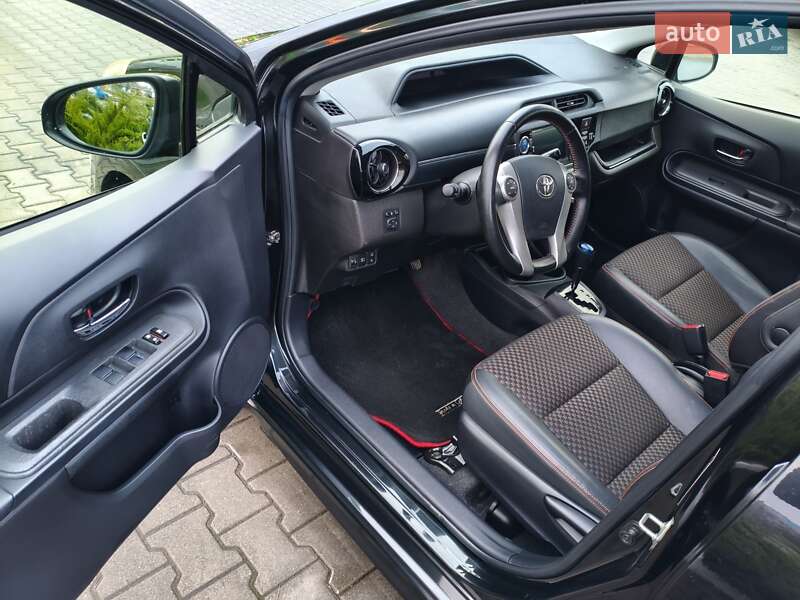 Хэтчбек Toyota Aqua 2015 в Киеве фото 16 Хэтчбек Toyota Aqua 2015 в Киеве