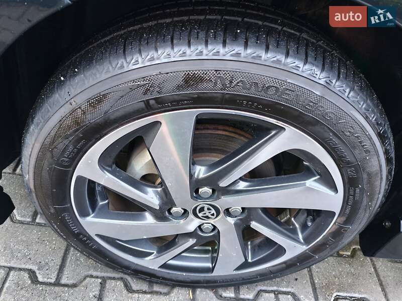 Хэтчбек Toyota Aqua 2015 в Киеве фото 36 Хэтчбек Toyota Aqua 2015 в Киеве