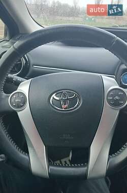 Хэтчбек Toyota Aqua 2015 в Кривом Роге