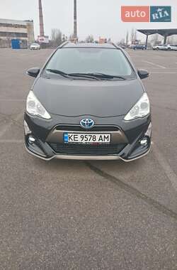 Хэтчбек Toyota Aqua 2015 в Кривом Роге