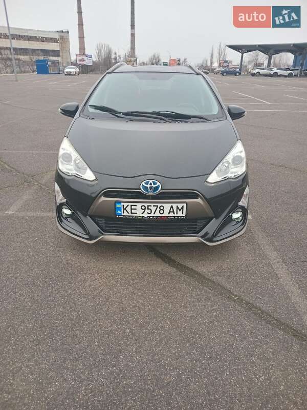 Хэтчбек Toyota Aqua 2015 в Кривом Роге