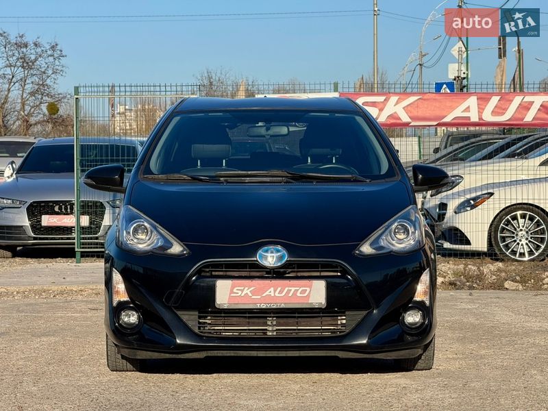 Хэтчбек Toyota Aqua 2015 в Киеве