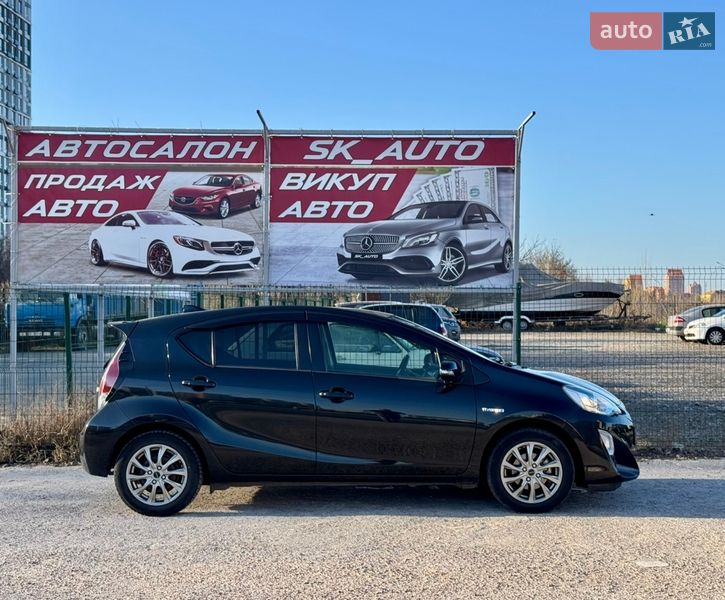 Хэтчбек Toyota Aqua 2015 в Киеве