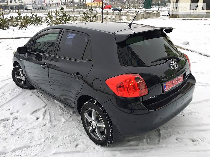 Хэтчбек Toyota Auris 2009 в Ивано-Франковске