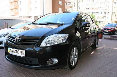 Хэтчбек Toyota Auris 2011 в Киеве