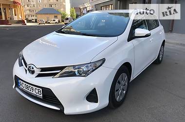 Хэтчбек Toyota Auris 2014 в Луцке