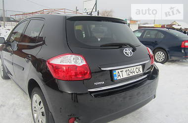 Хэтчбек Toyota Auris 2011 в Ивано-Франковске