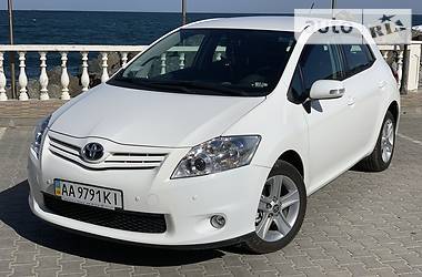 Toyota Auris 2012