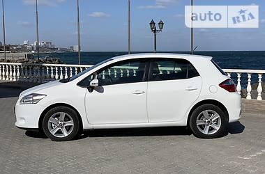 Хэтчбек Toyota Auris 2012 в Одессе