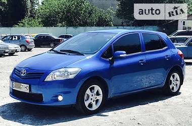 Хэтчбек Toyota Auris 2013 в Днепре