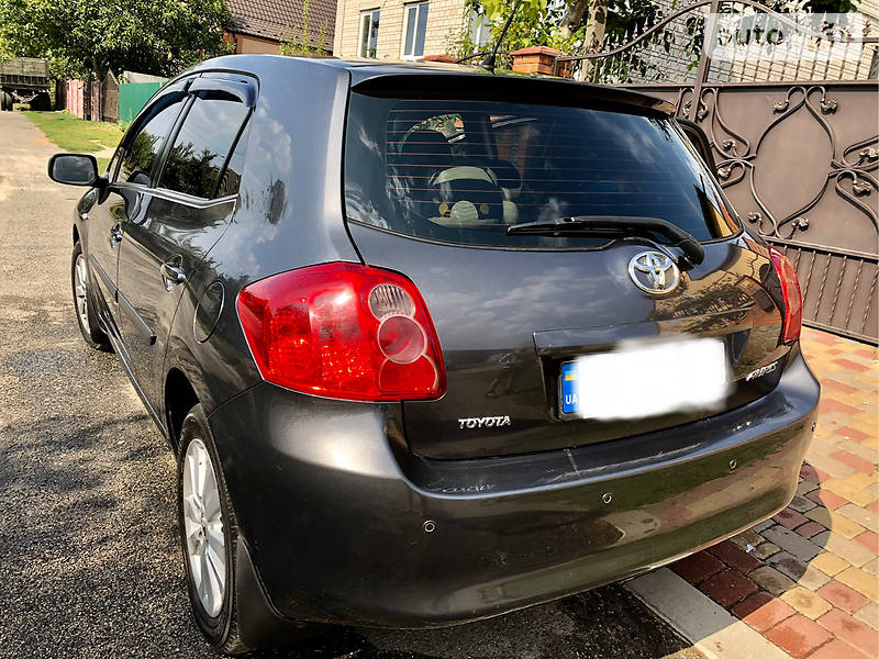 Хэтчбек Toyota Auris 2008 в Киеве