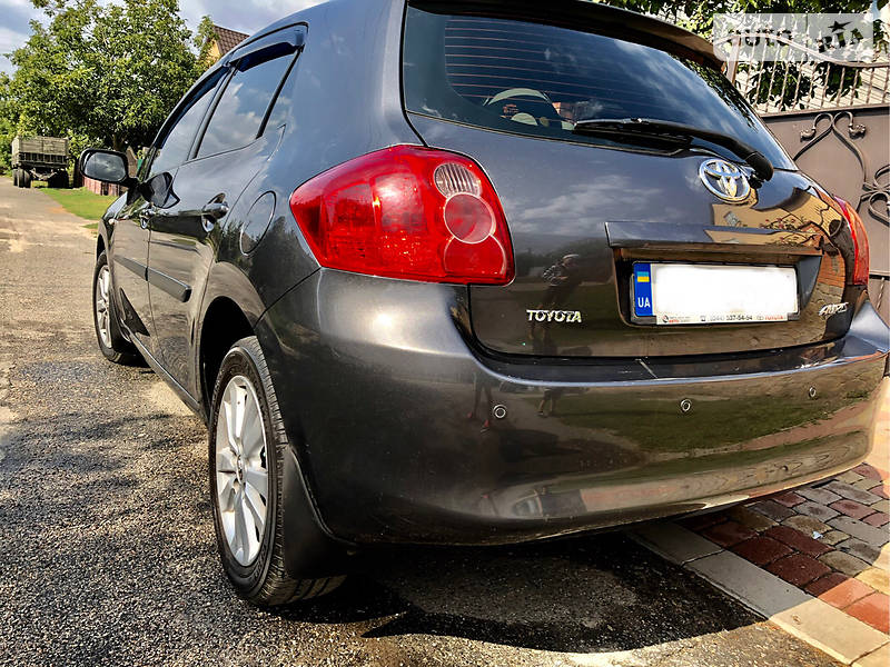 Хэтчбек Toyota Auris 2008 в Киеве