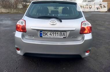 Хетчбек Toyota Auris 2010 в Дубні