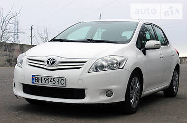 Toyota Auris 2011